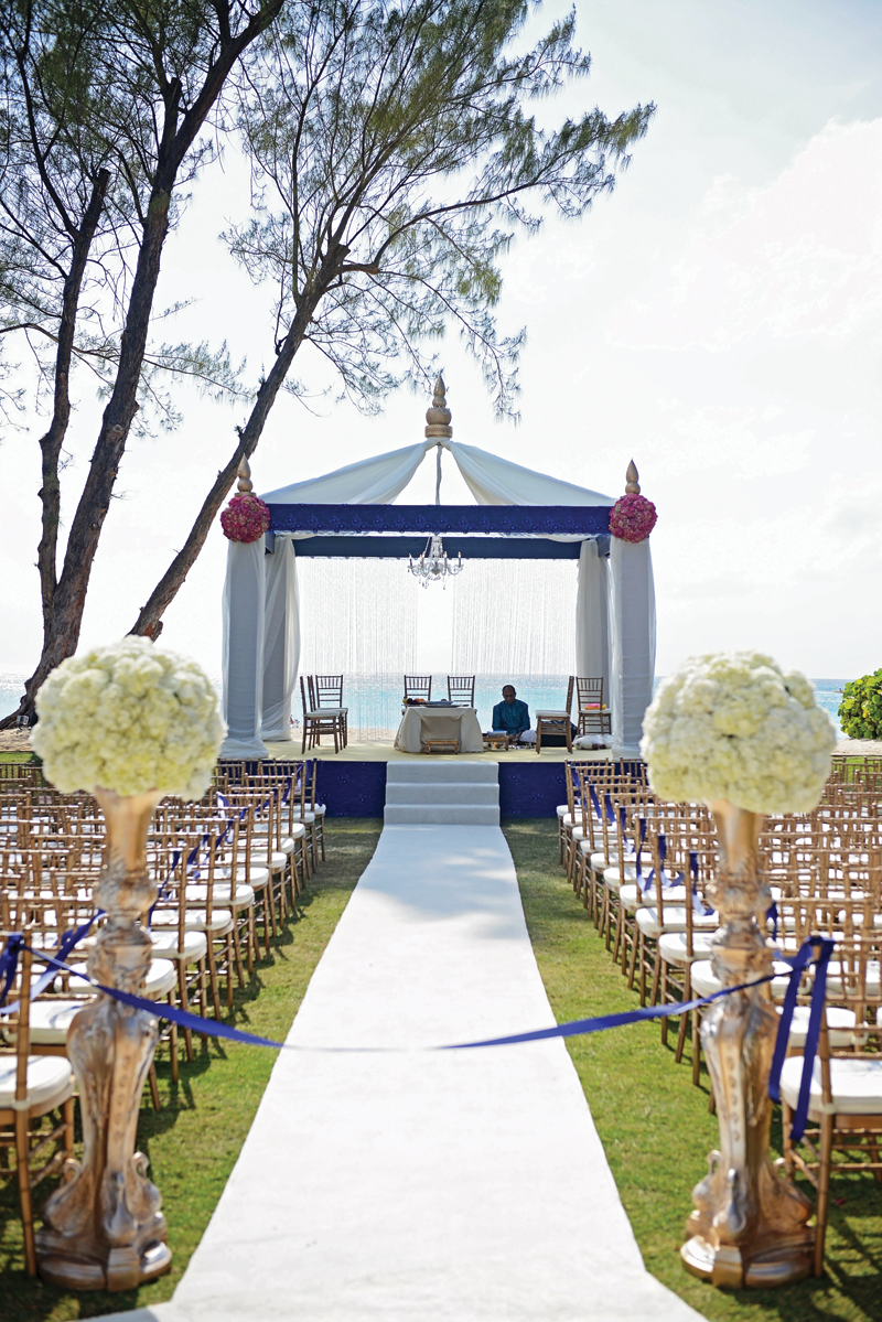 Outdoor wedding decor
